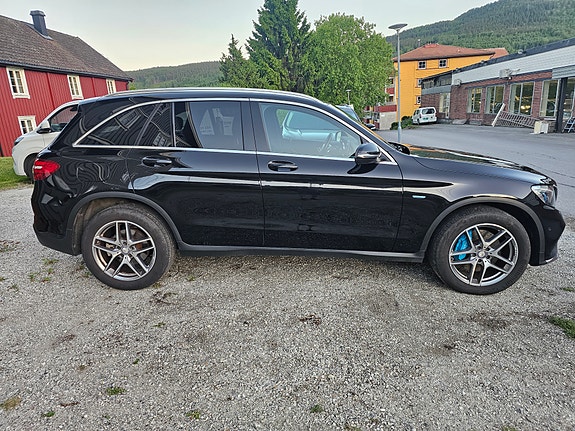 Mercedes-Benz GLC350 e 10 of 30