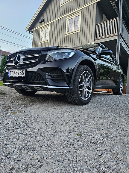 Mercedes-Benz GLC350 e 12 of 30