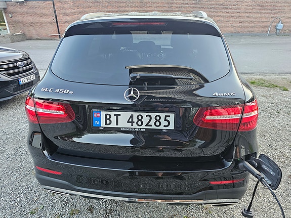 Mercedes-Benz GLC350 e 14 of 30