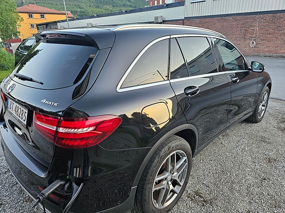 Mercedes-Benz GLC350 e 17 of 30