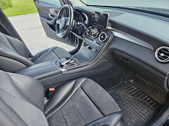Mercedes-Benz GLC350 e 19 of 30