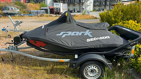SEA DOO Spark Trixx 2up 10 of 13