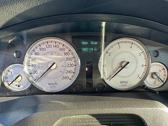 Chrysler 300C 16 of 30