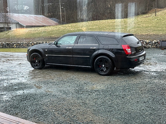 Chrysler 300C 28 of 30