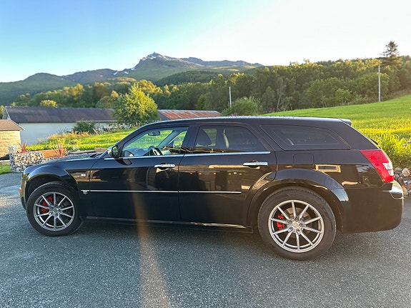 Chrysler 300C 3 of 30