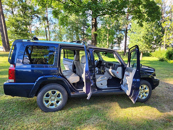 Jeep Commander 6 of 29