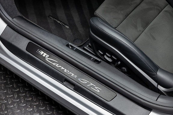 Porsche 911 18 of 30