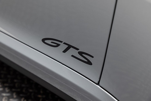 Porsche 911 14 of 30