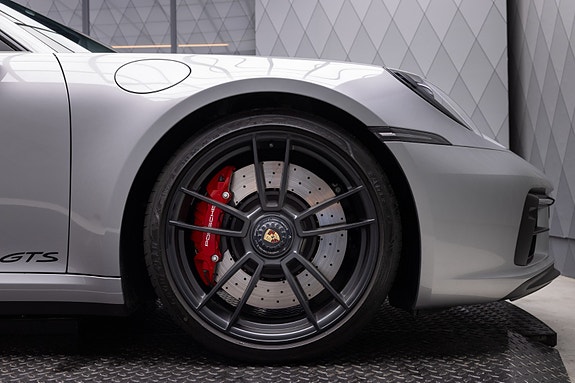 Porsche 911 12 of 30