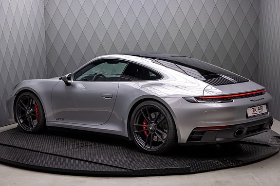 Porsche 911 8 of 30