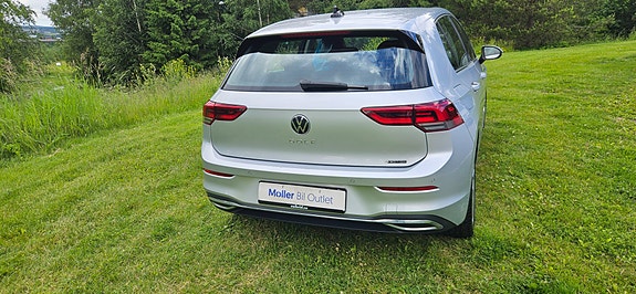 Volkswagen Golf VIII 5 of 5