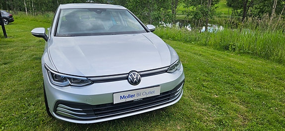 Volkswagen Golf VIII 2 of 5
