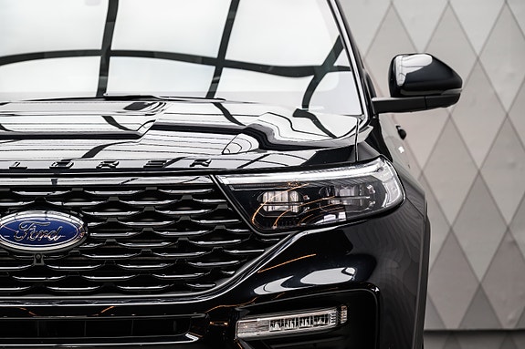 Ford Explorer 5 of 5