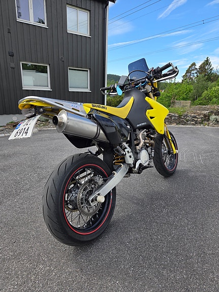 Suzuki DR-Z 400 SM 3 of 4