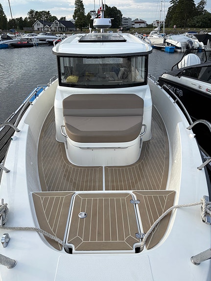 Nimbus C9 – Profesjonell maritim støtte, executive charter og privat transport 6 of 7