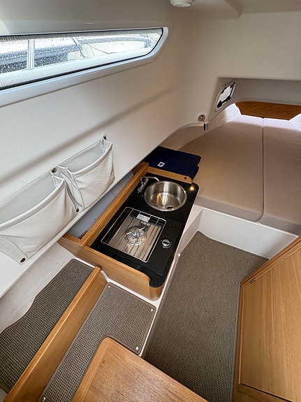 Nimbus C9 – Profesjonell maritim støtte, executive charter og privat transport 5 of 7