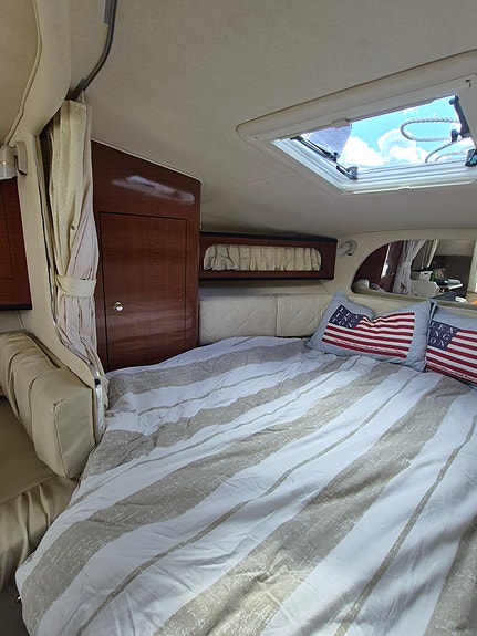 Sea Ray Sundancer 315 | Mercruiser 496 MAG | Webasto | Mye utstyr | Quickrest 24 of 30