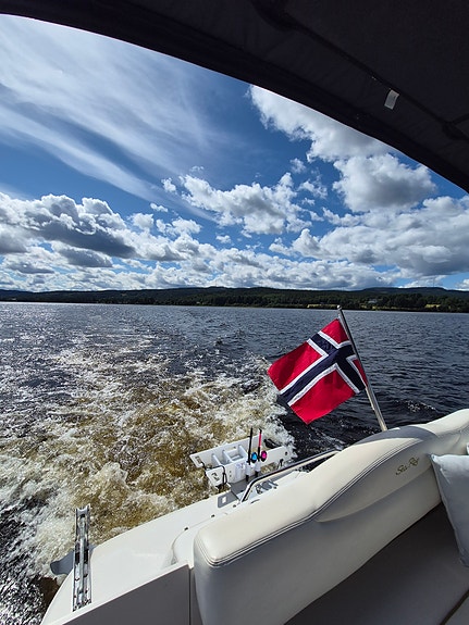 Sea Ray Sundancer 315 | Mercruiser 496 MAG | Webasto | Mye utstyr | Quickrest 10 of 30