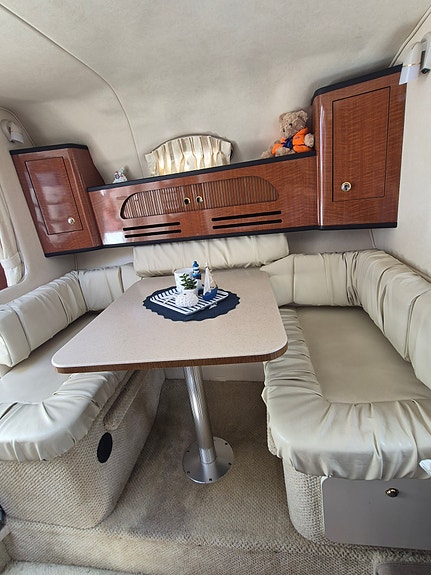 Sea Ray Sundancer 315 | Mercruiser 496 MAG | Webasto | Mye utstyr | Quickrest 27 of 30