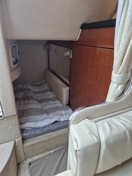 Sea Ray Sundancer 315 | Mercruiser 496 MAG | Webasto | Mye utstyr | Quickrest 29 of 30