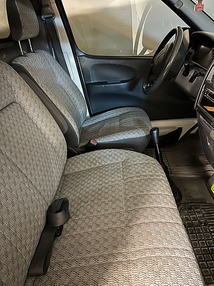 Toyota HiAce 7 of 8