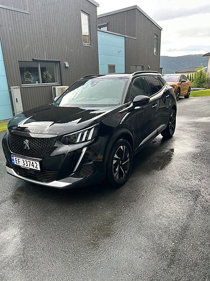 Peugeot e-2008 2 of 19