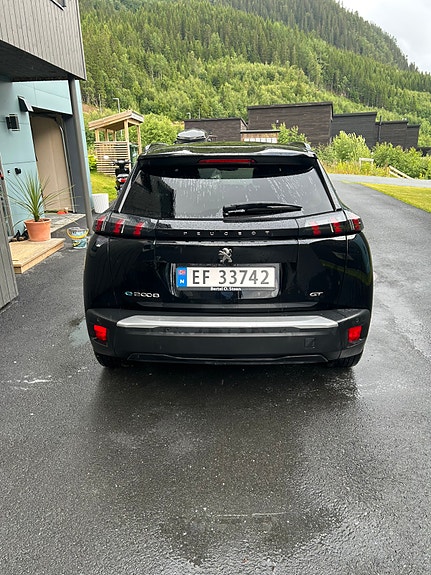 Peugeot e-2008 11 of 19