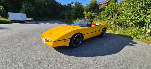 Chevrolet Corvette 8 of 12