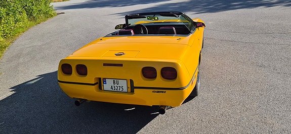 Chevrolet Corvette 6 of 12