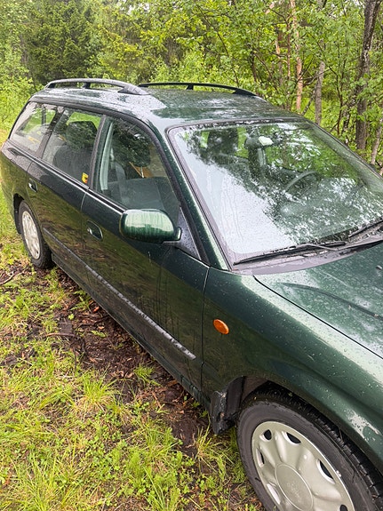 Subaru Legacy 2 of 8