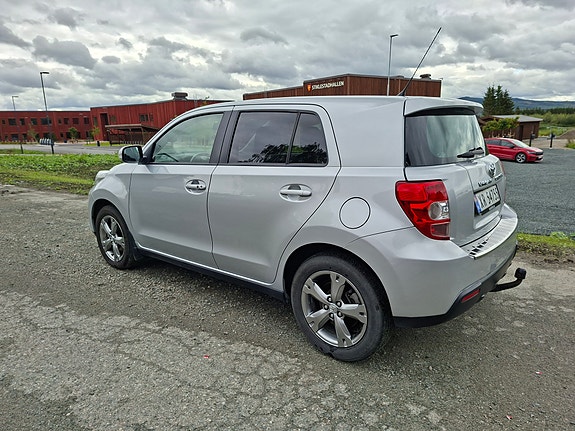 Toyota Urban Cruiser 2 of 5