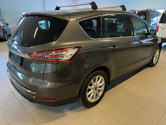 Ford S-MAX 3 of 5