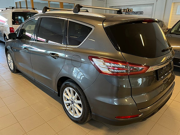 Ford S-MAX 4 of 5