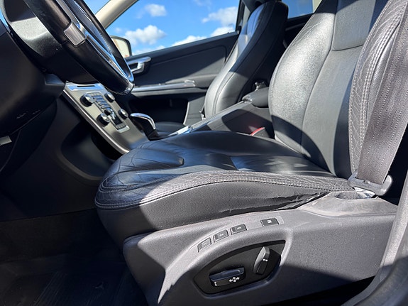 Volvo XC60 14 of 23
