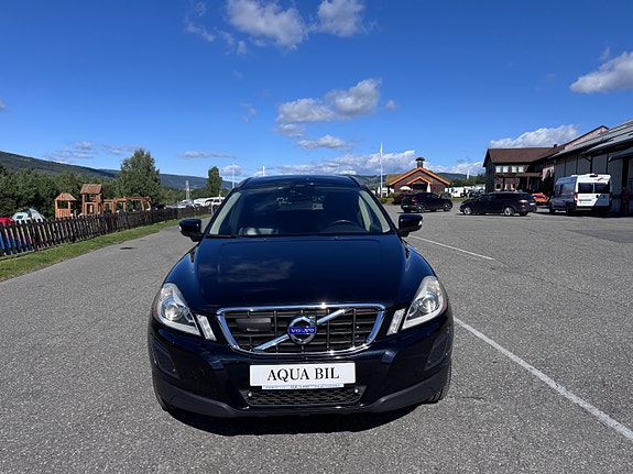 Volvo XC60 3 of 23