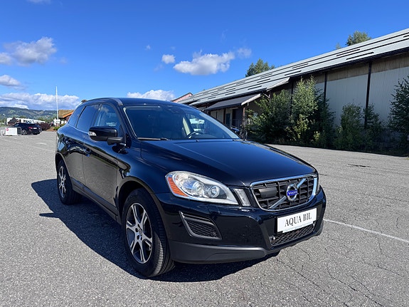 Volvo XC60 2 of 23