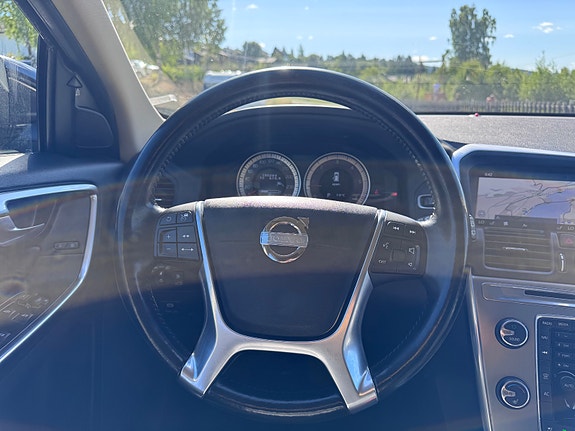 Volvo XC60 18 of 23