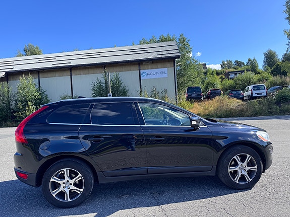 Volvo XC60 5 of 23