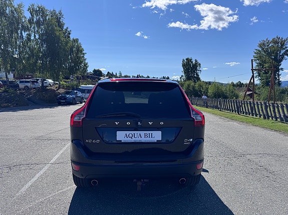 Volvo XC60 8 of 23