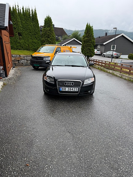 Audi A4 4 of 5