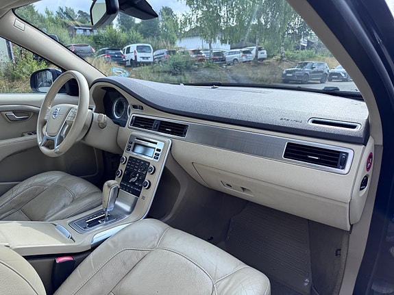 Volvo V70 19 of 23