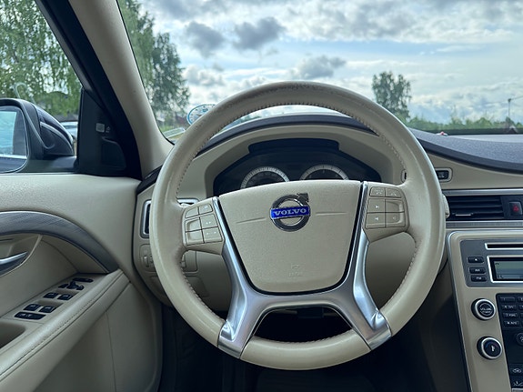 Volvo V70 18 of 23