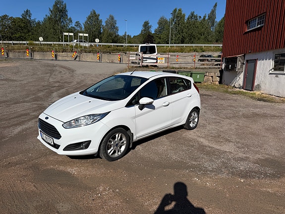Ford Fiesta 10 of 22