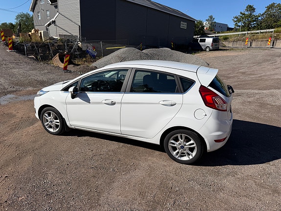 Ford Fiesta 8 of 22