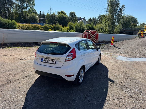 Ford Fiesta 5 of 22