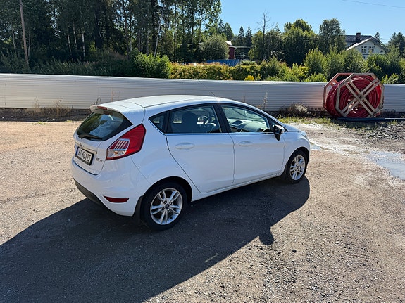 Ford Fiesta 4 of 22