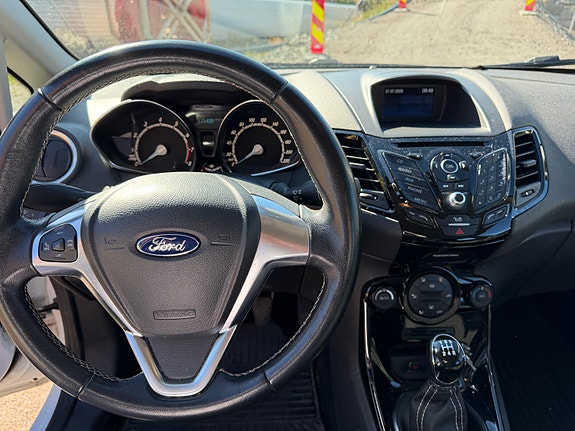 Ford Fiesta 16 of 22