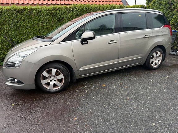 Peugeot 5008 14 of 19