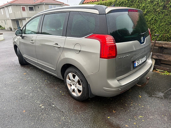 Peugeot 5008 16 of 19