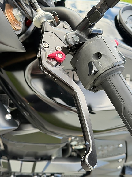 Kawasaki Z 750R Black Edition 17 of 21